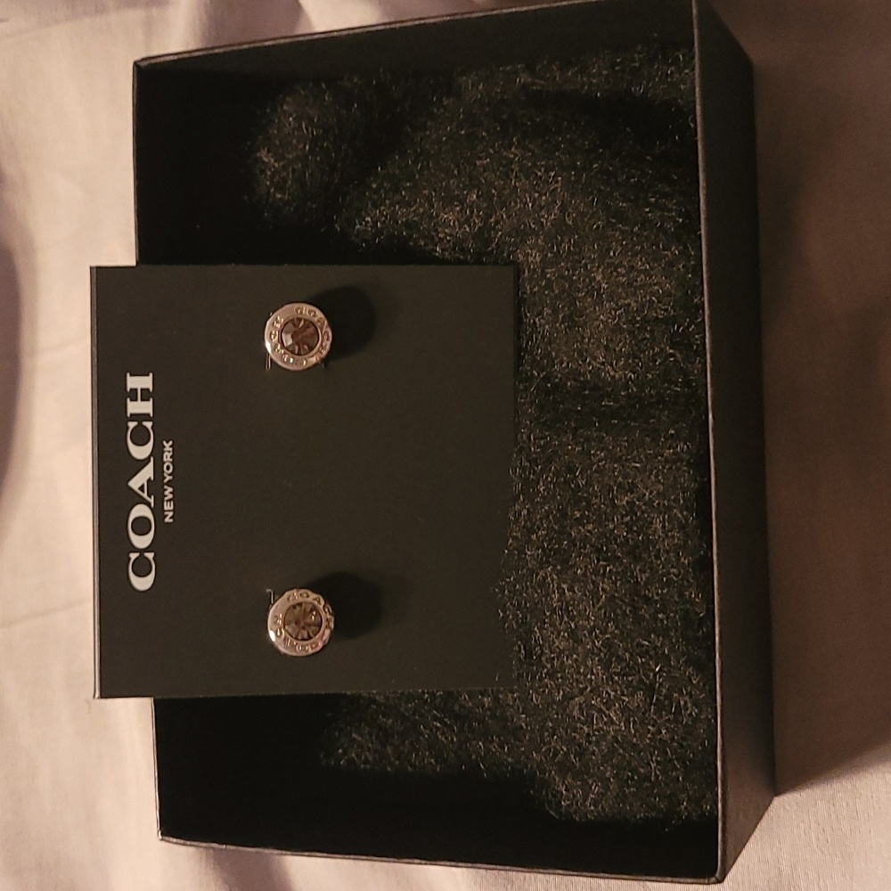 COACH EARRINGS NEW GREAT GIFT RETAIL 68.00
